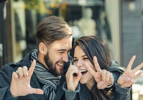 西安外遇调查取证：结婚证烫金离婚证烫银 新结婚证似护照
